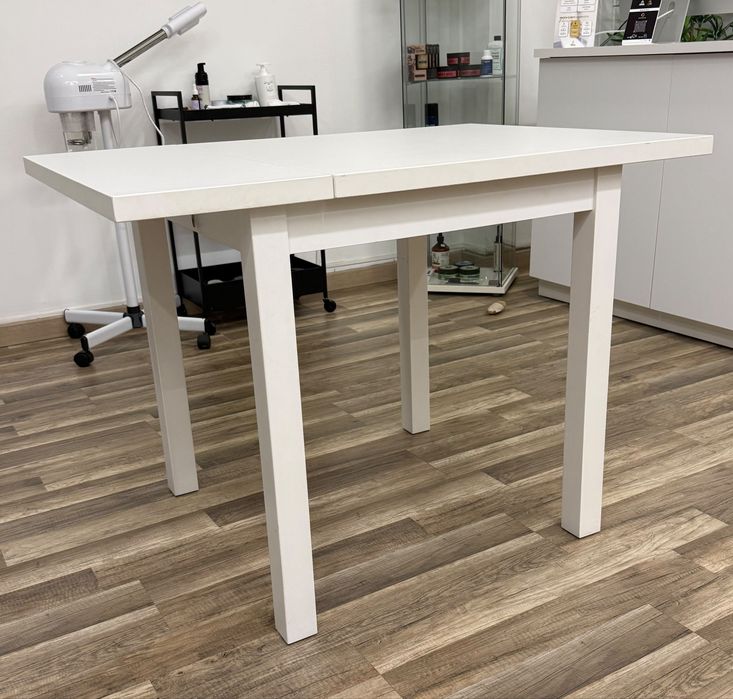 Mesa branca com aumento 74/ 104 x 74cm