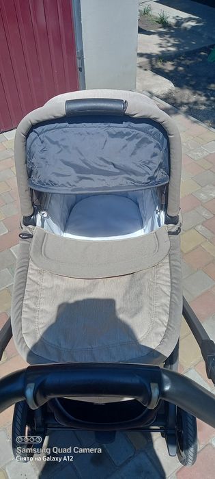 Дитяча коляска     .