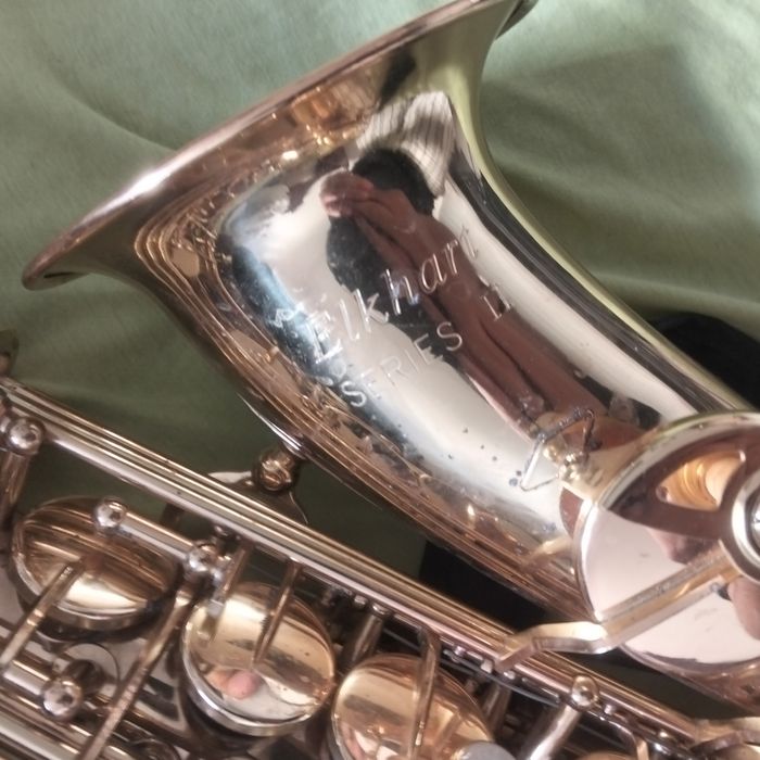 Vendo saxofone negociável