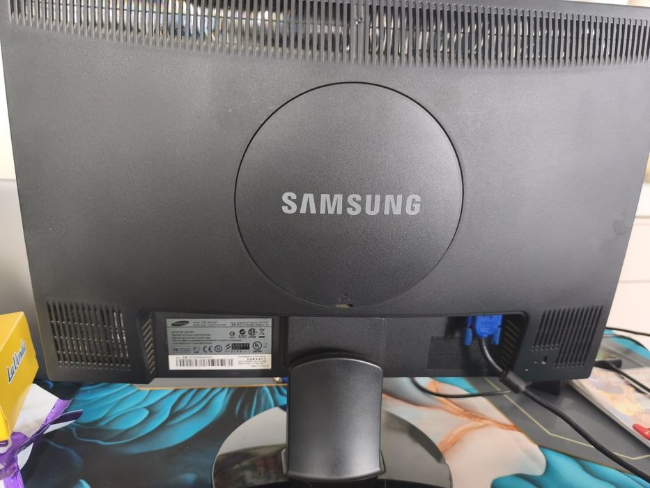 Monitor LCD SyncMaster 2243LNX