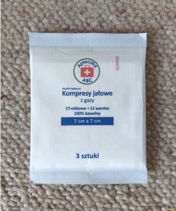 Kompresy gazowe sterylne 7 cm x 7 cm - 12 sztuk