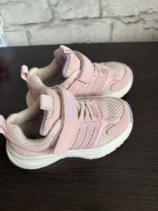 Кросівки на дівчинку 28 розмір