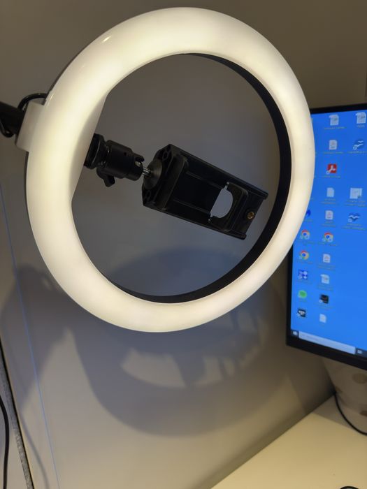 Lampa pierścieniowa ring do zdjęć montowana do biurka