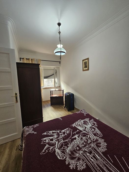 Quarto em Queluz, a 3 minutos a pé da estação de comboios