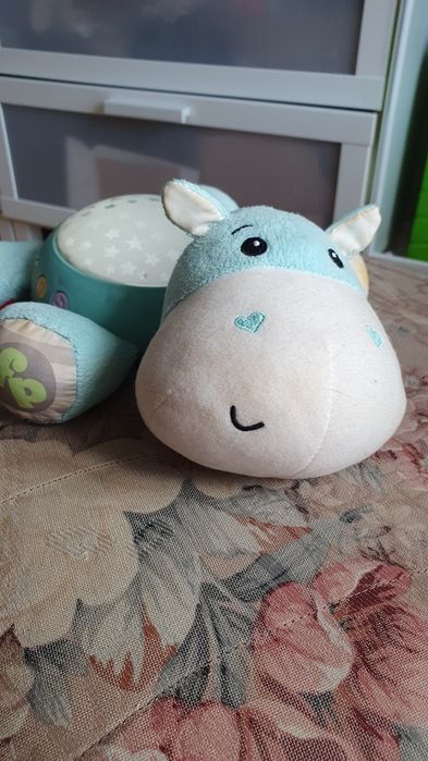 Miś grający Fisher price niebieski