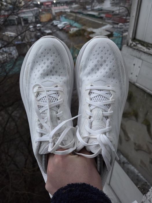 41р Hoka Clifton 9 жіночі кросівки