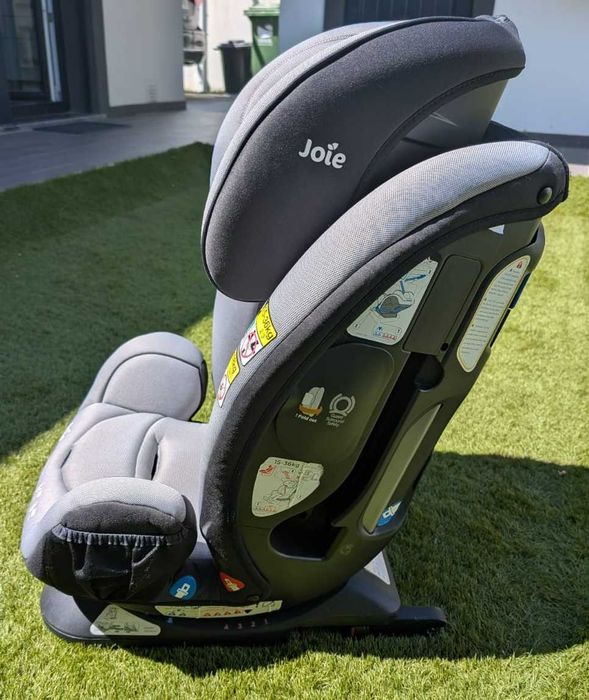 Cadeira de Bébé Joie 15-36kg (bem estimado)