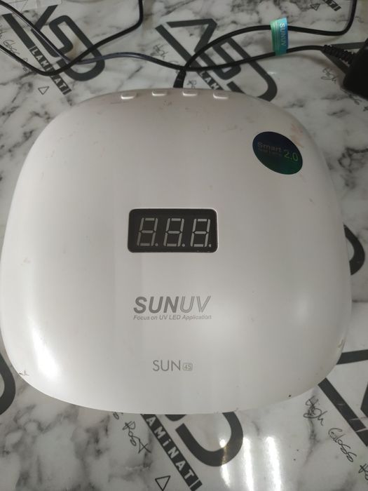 Лампа для сушки ногтей