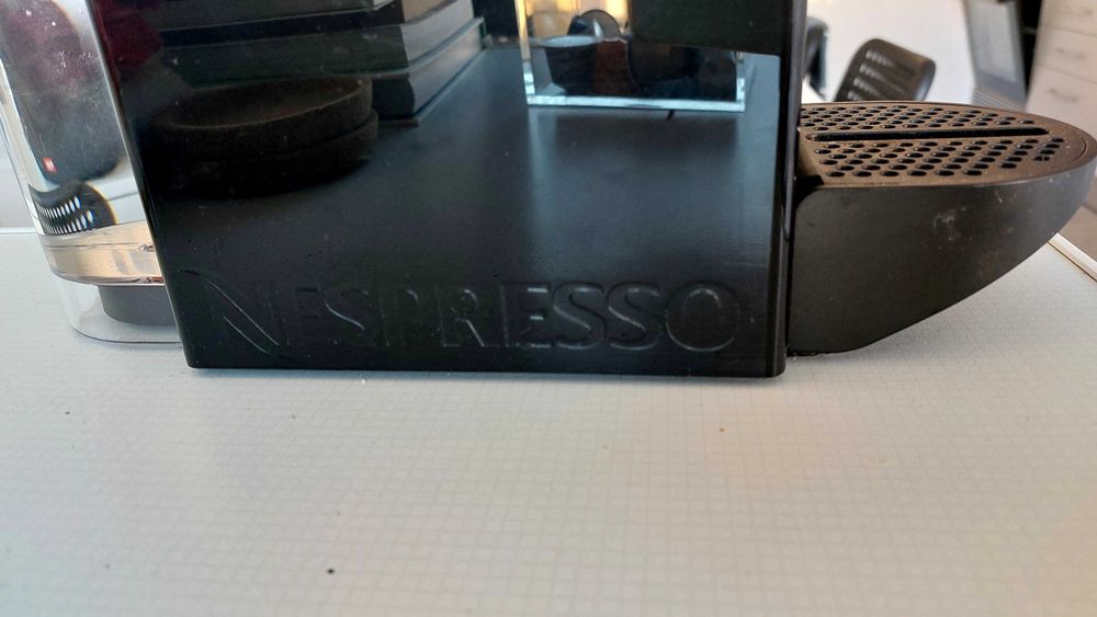 Máquina Nespresso - modelo Inissia