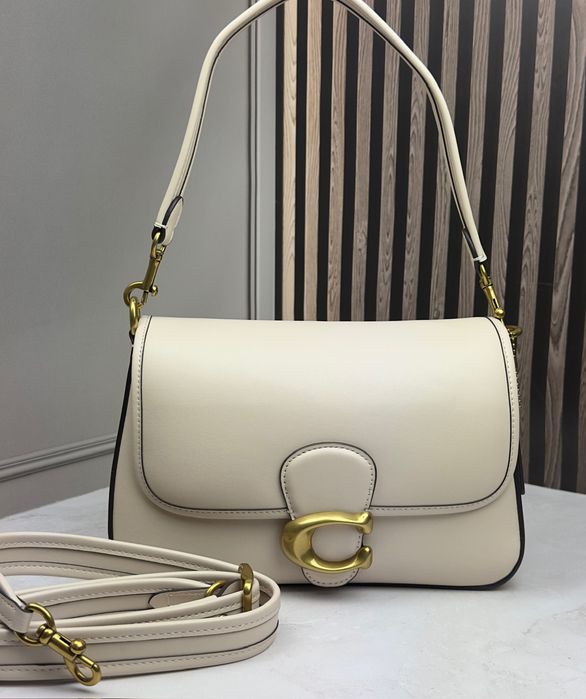 Жіноча сумка шкіряна Coach Soft Tabby Shoulder Bag молочна