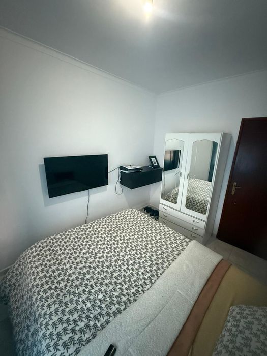 Quarto solteiro entrada imediata