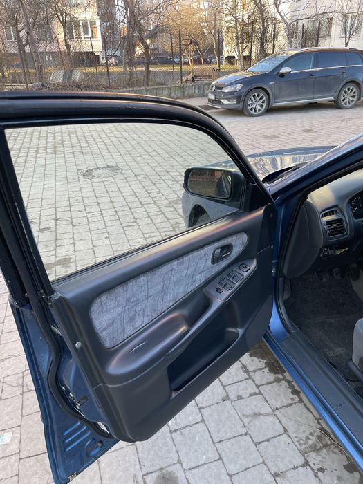 Продам Mazda 626 GF 1.8