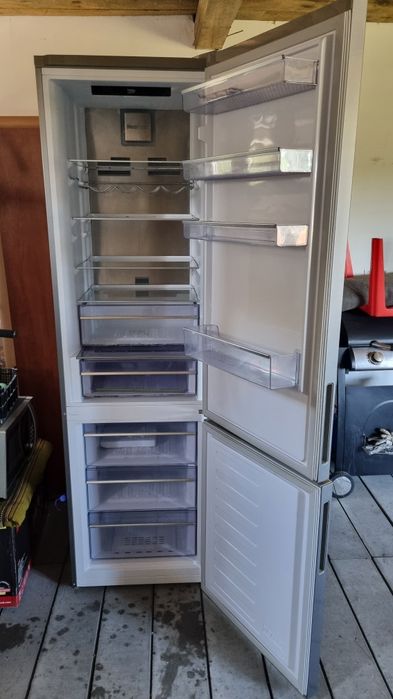 Lodówka BEKO RCNA406E43ZXB NoFros. Everfresh+ technology A+++