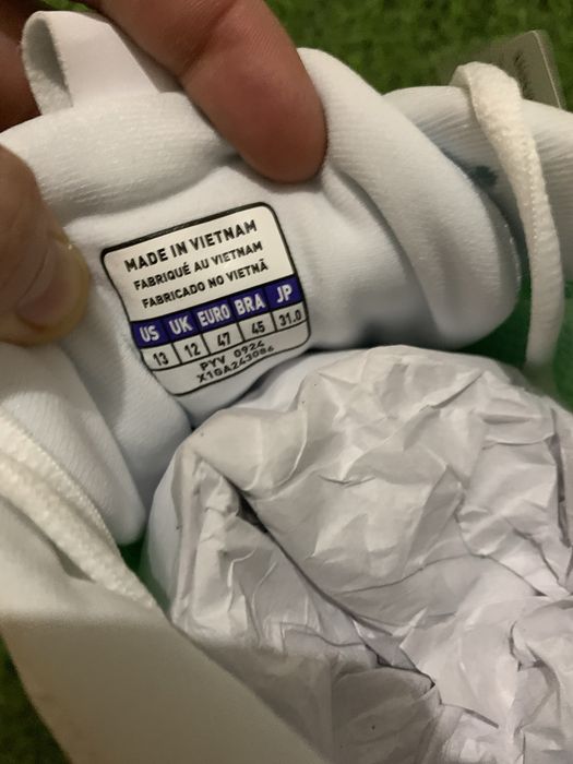 Волейбольні кросівки asics