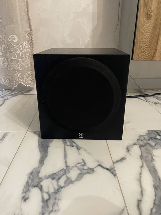 Сабвуфер Yamaha YST-SW012