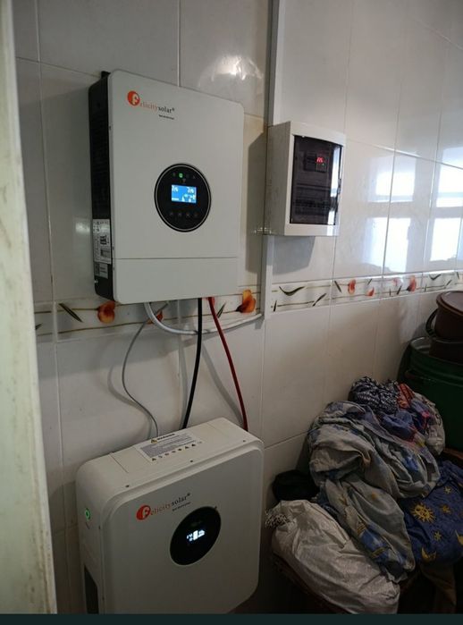 Установка монтаж підключення Гібридних інверторів ДБЖ зарядних станцій