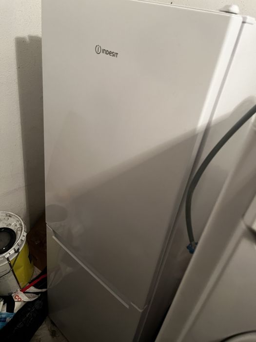 Máquina da roupa Indesit + Frigorifico Indesit
