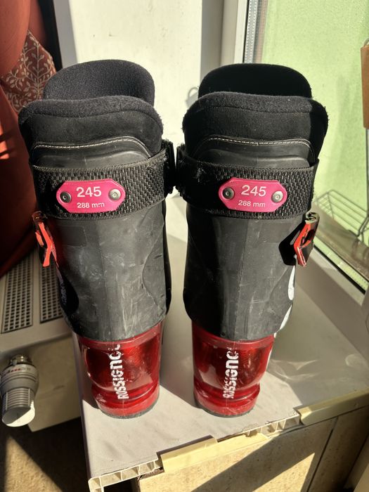 Лижні черевики Rossignol