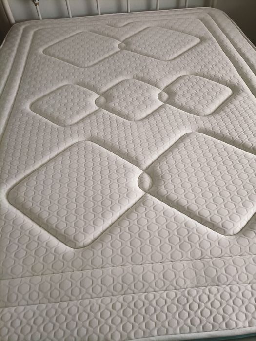 Cama com colchao