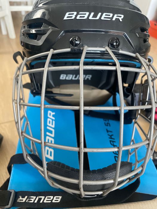 Kask hokejowy z krata okazja Bauer Re-Akt 55 rozm M