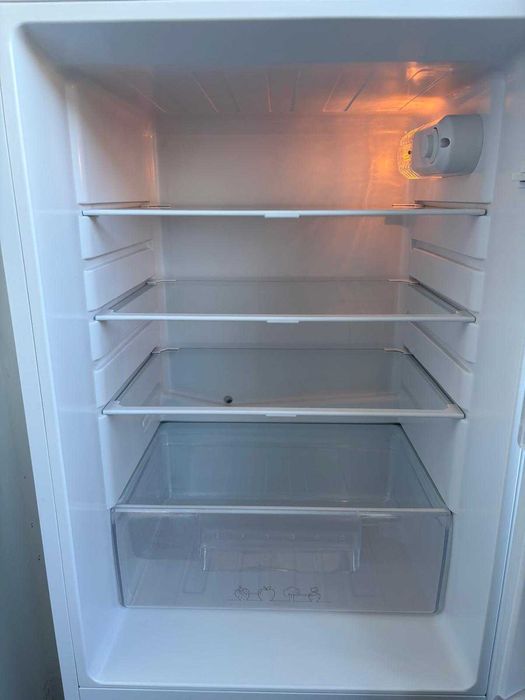 Frigorífico Combinado KUNFT 207L - Branco