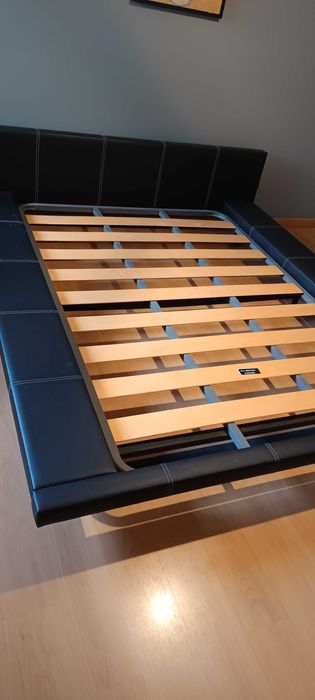 Cama de casal com colchão