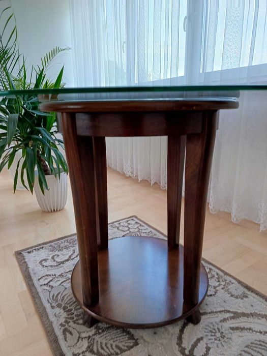 Elegancki, okrągły stół z transparentnym blatem szklanym