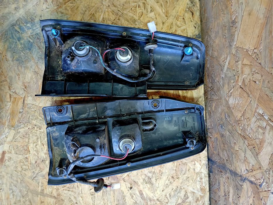 Suzuki Jimny 1 lampa tył tylna prawa lewa oryginał demontaż UK