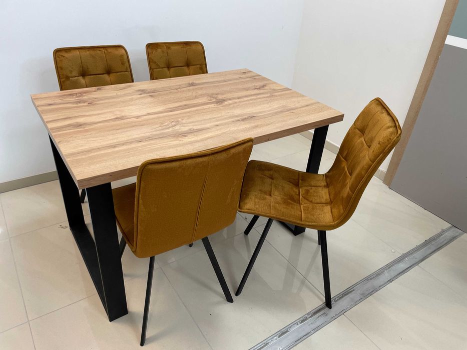 (599) Stół na metalowych nogach + 4 krzesła, nowe 1250 zł