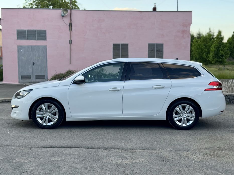 Peugeot 308SW 2015 року