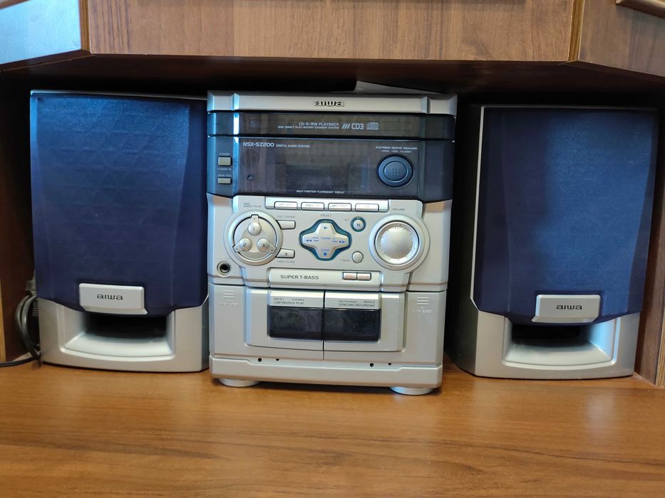 Музичний центр. Музыкальный центр Aiwa NSX-SZ200. Колонки. Усилитель.