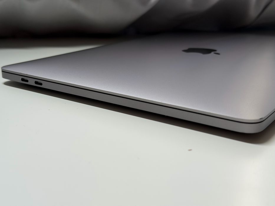 MacBook Pro 2019 TouchBar 8/128 i5