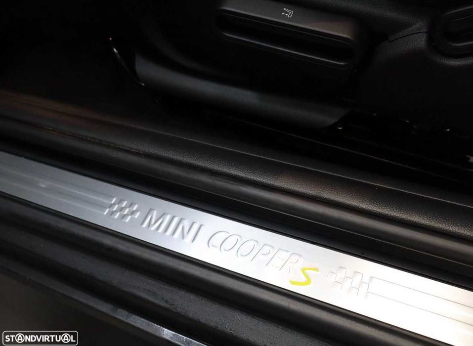 2023 MINI Cooper SE Electric Premium Plus | Low Mileage (12300 km)