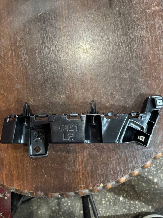 Напраляючі кріплення переднього бампера Шевроле Болт EUV, 2023