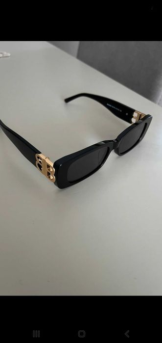 Óculos de sol unisexo Balenciaga usados pouco