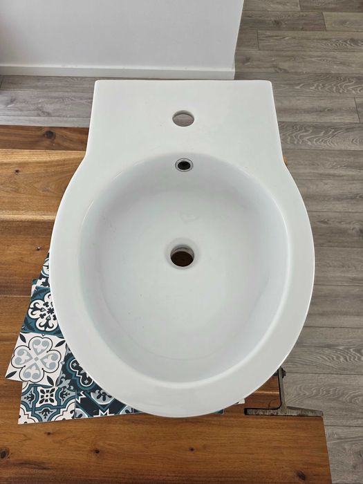 Bidé suspenso italiano NOVO