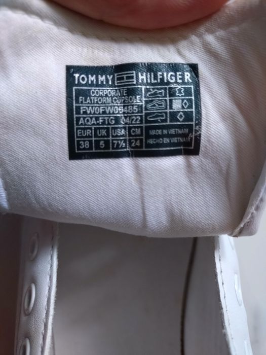 Tommy Hilfiger Sneakersy roz.38