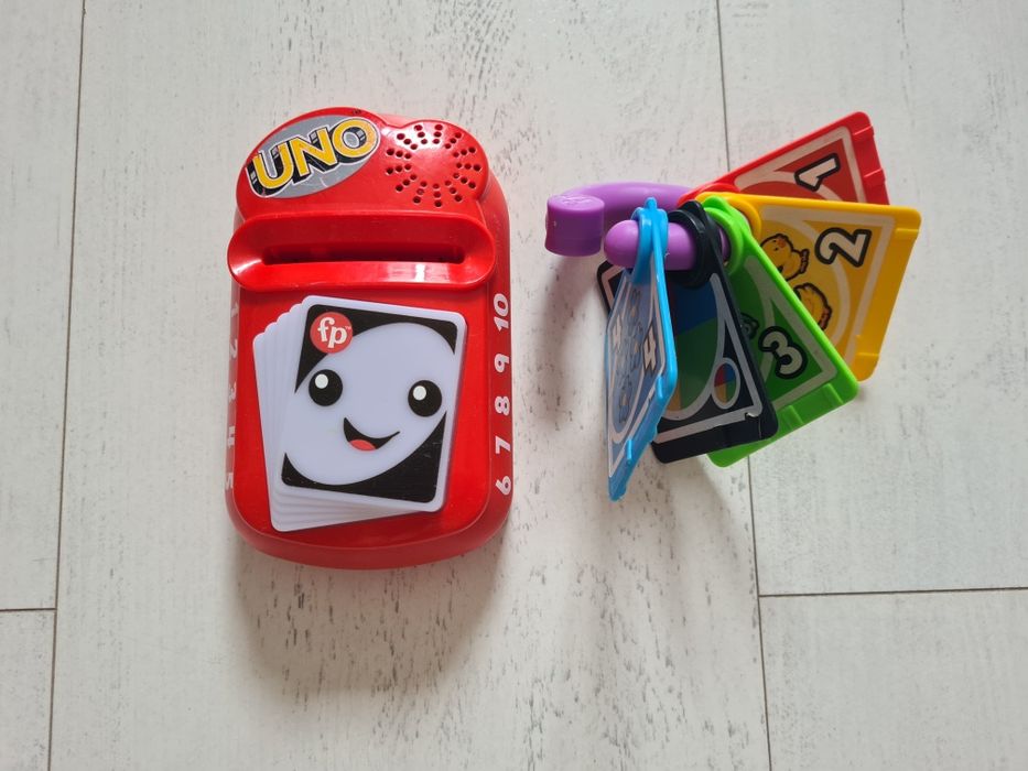 Gra UNO Fisher Price i kuferek 8 gier
