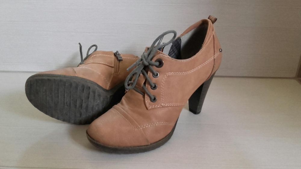 Botki obcasy półbuty czółenka buty 35 Street Feet