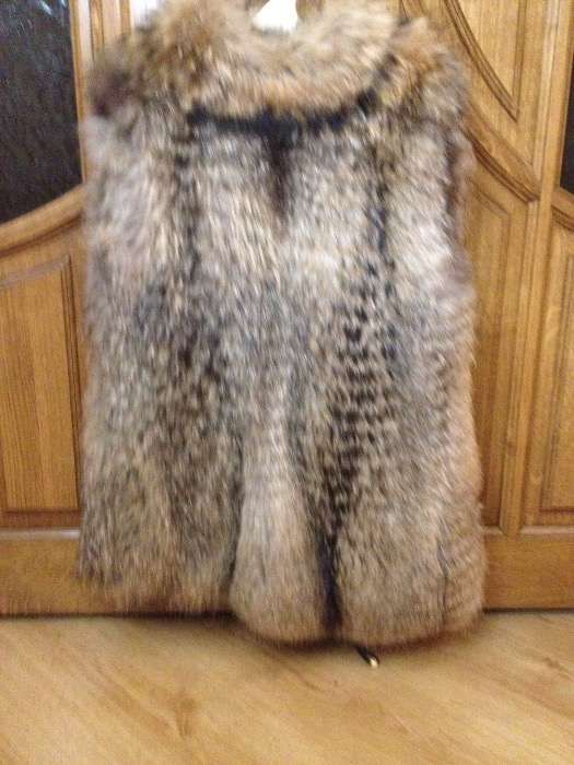 Жилет жилетка стильна тепла  ( шкурки ЄНОТА)