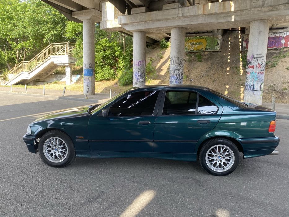 BMW E 36 мотор 1.6 бензин
