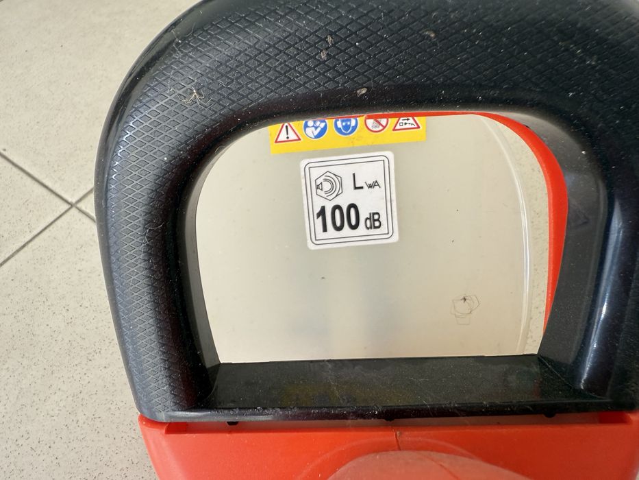 Corta-sebes eléctrico