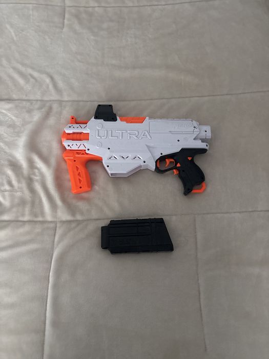 Pistola Nerf Ultra – Branca/Laranja