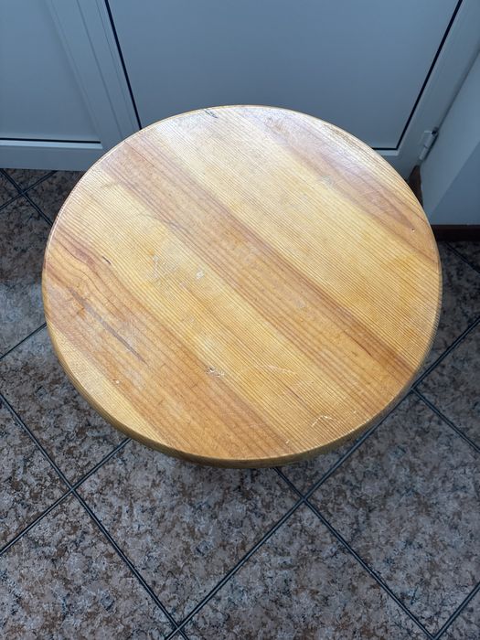 Mesa redonda cavilha