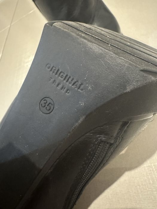 Жіночі чобітки шкіряні