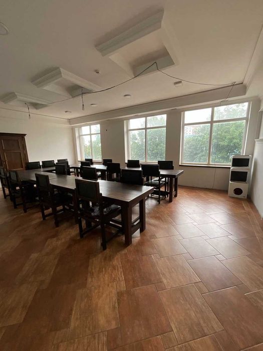 Приміщення 95кв.м вул. Симоненка (кафе, офіс)