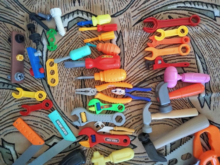 Іграшкові інструменти