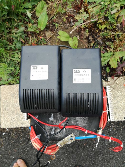 Bateria 300A, com BMS 250A.