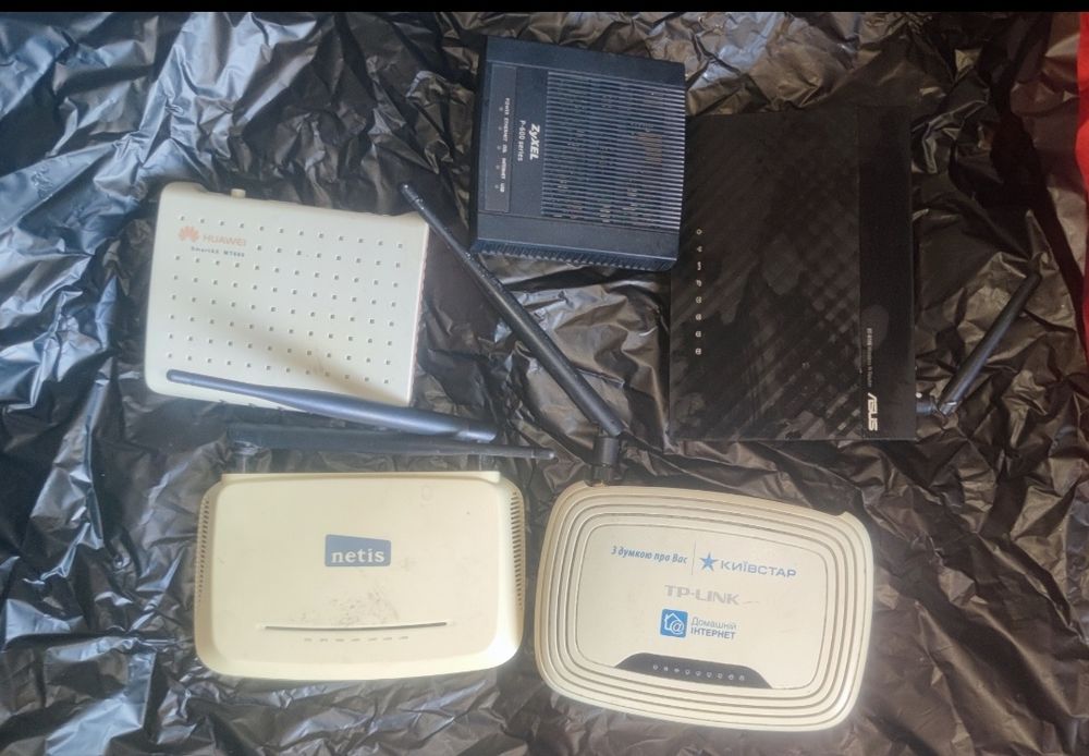 Продаються роутери на лом або для роботи