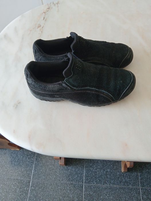 Botas em pele e sapatos em camurça nº 41